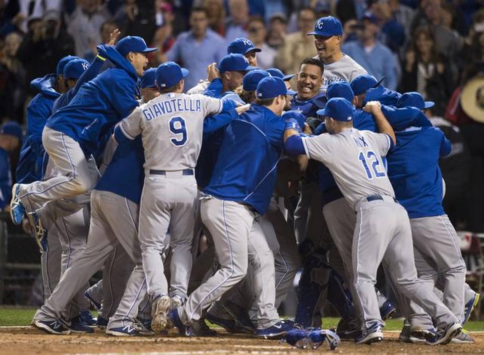 Royals, Giants Both Win One Game Wild Card