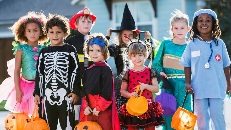 school-board-to-kids-please-dont-wear-these-halloween-costumes-1280x960-768x432-1507918402